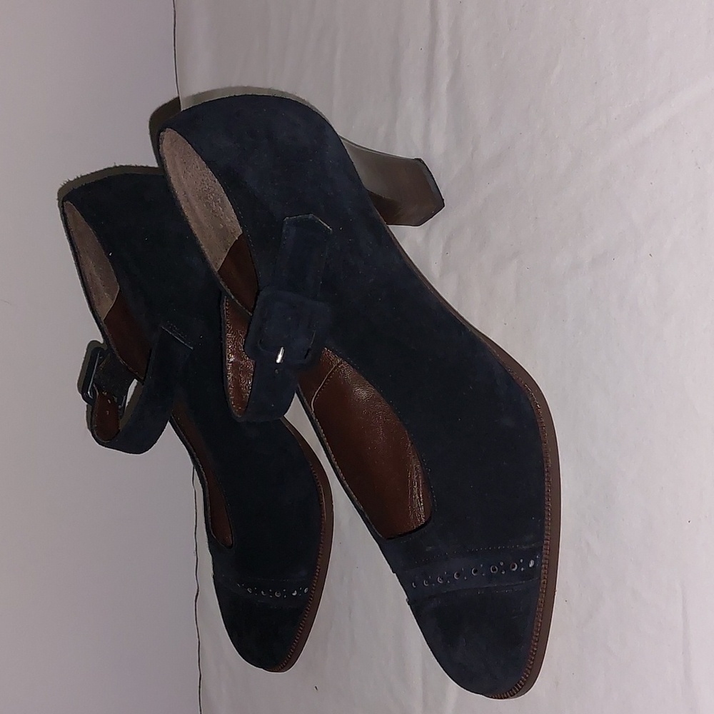 Joseph Abboud suede pumps